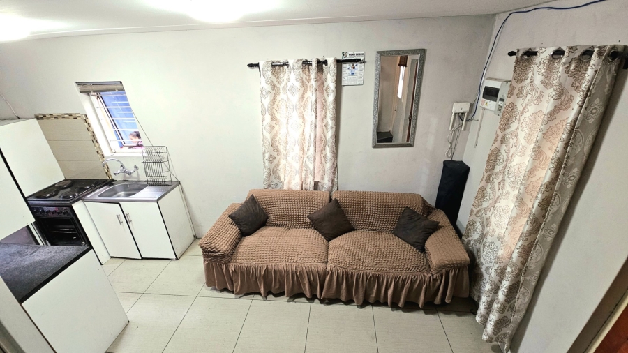 2 Bedroom Property for Sale in Harmony Village Western Cape